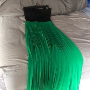 Beautiful dress, great for parties and weddings